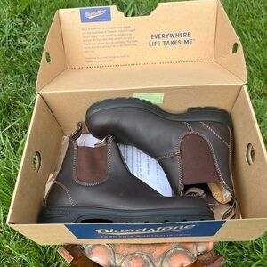 Blundstone Dark Brown Chelsea Boots